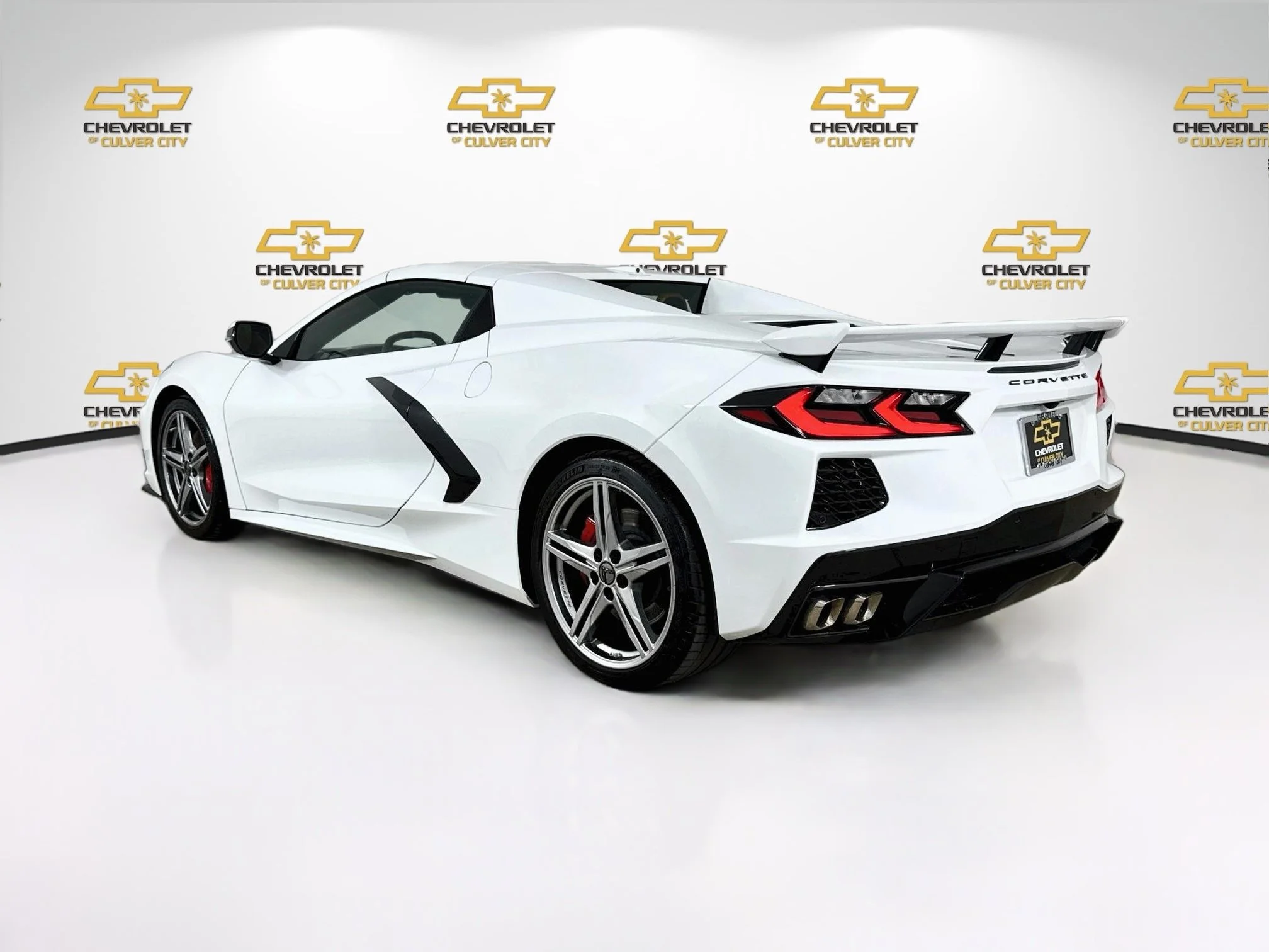 Used 2026 Arctic White Chevrolet 2LT image 6