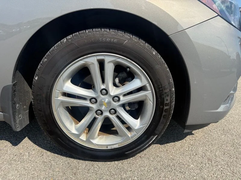 Used 2018 Gray Chevrolet LT image 13