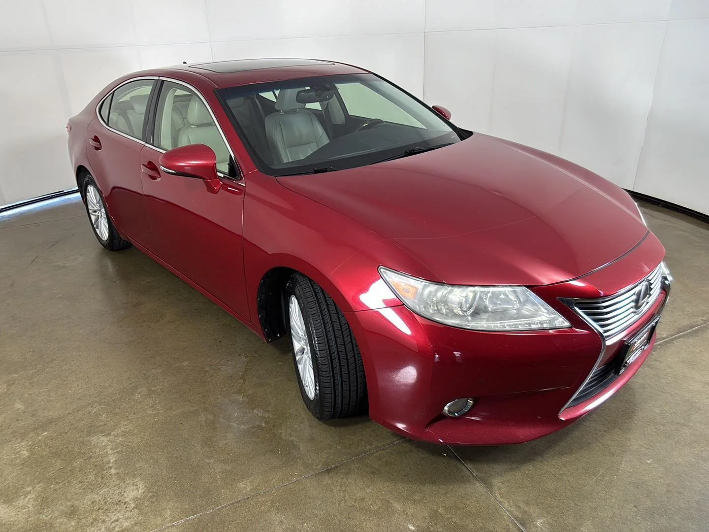 Used 2013 Matador Red Mica Lexus  image 7
