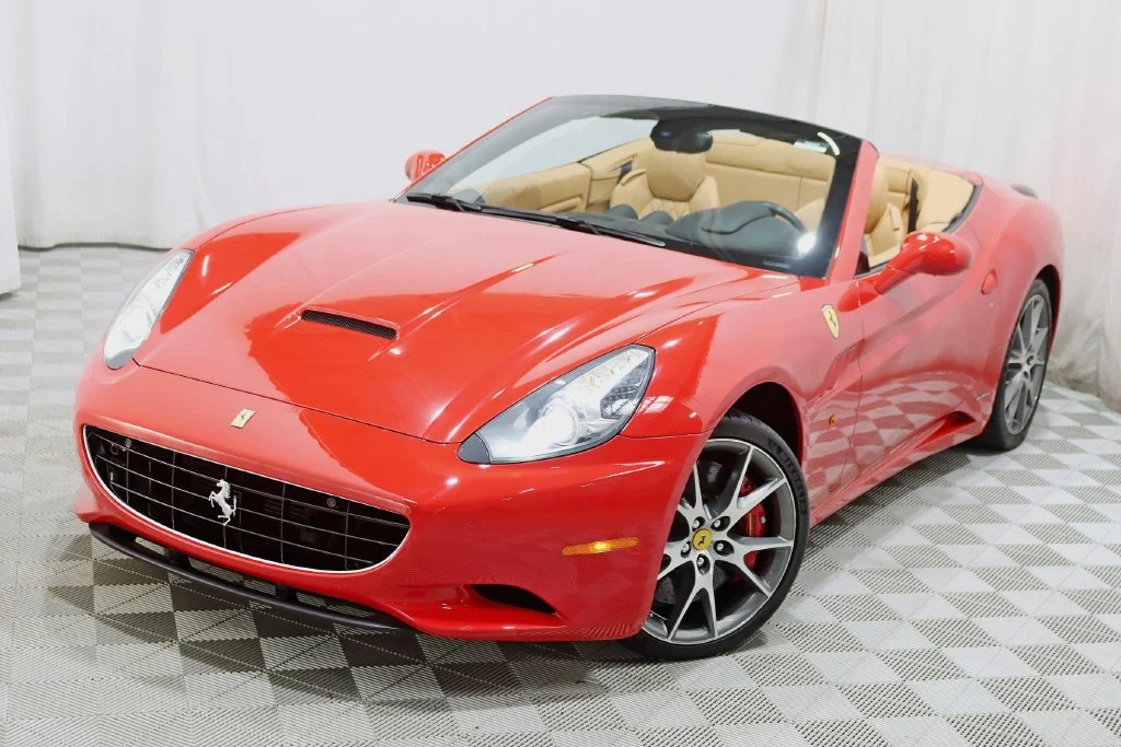 Used 2012 Red Ferrari Base image 6