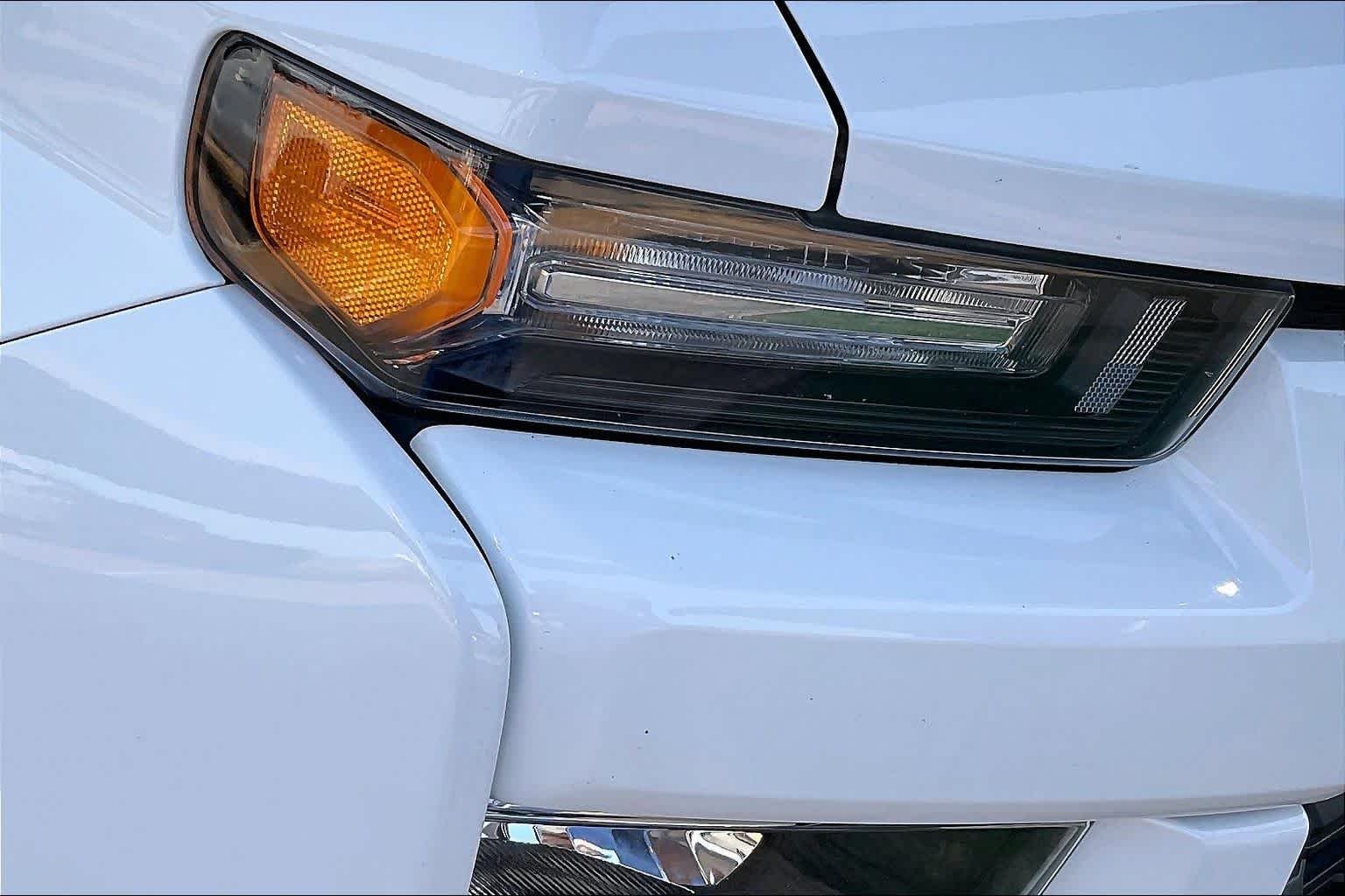 Used 2022 Summit White Chevrolet Custom image 26