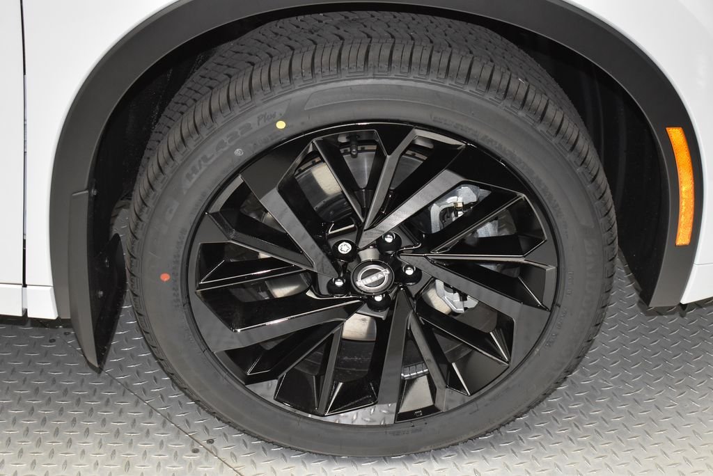 New 2026 White Nissan Platinum image 44