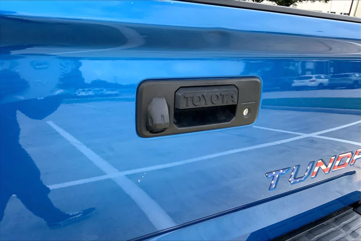 Used 2018 Blazing Blue Pearl Toyota SR5 image 30