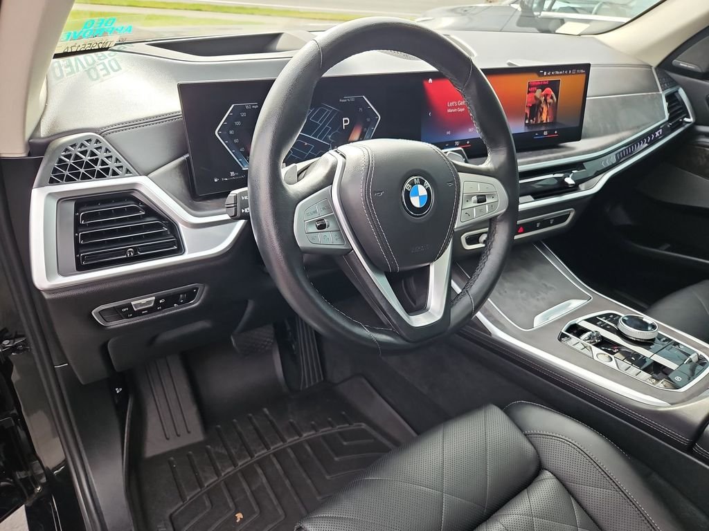 Used 2023 Black Sapphire Metallic BMW xDrive40i image 13