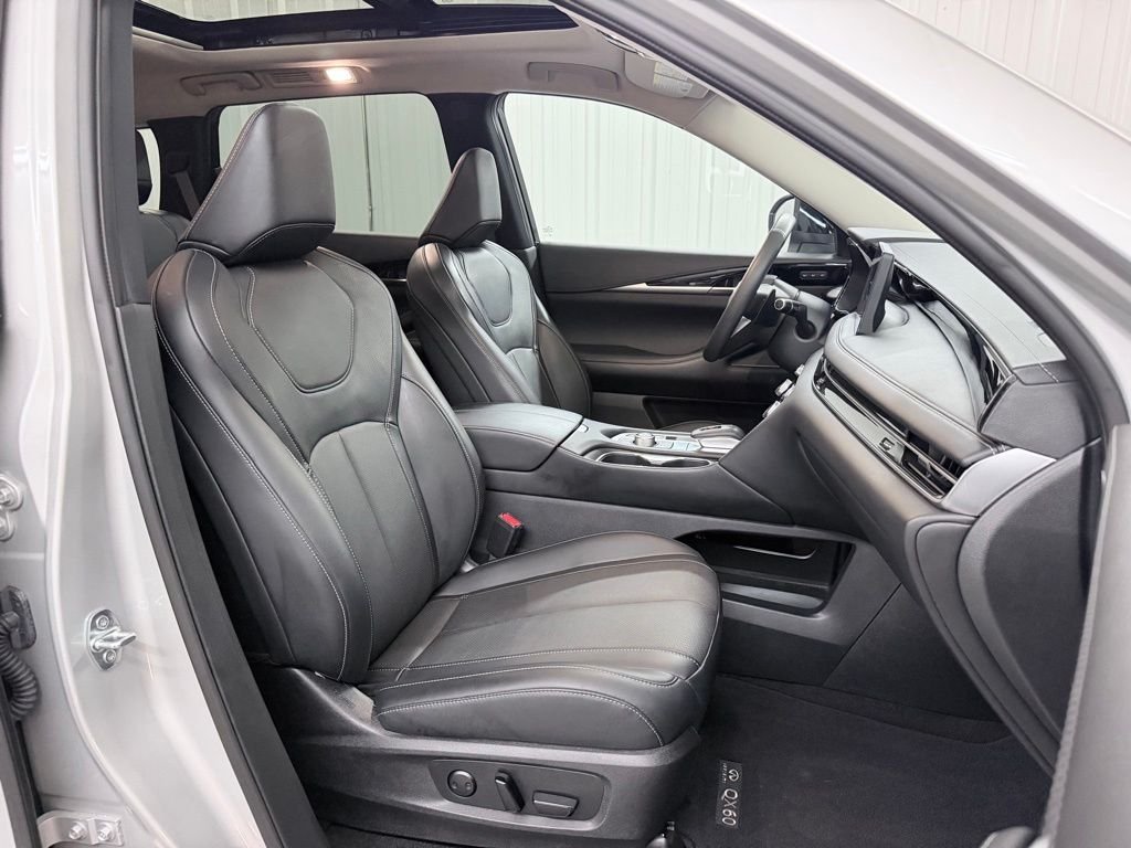Used 2023 Silver INFINITI PURE image 43