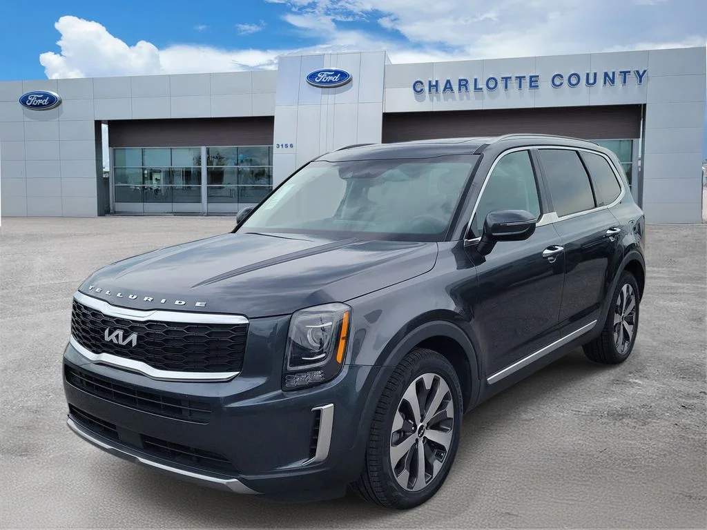 Certified Used 2022 Gray Kia S image 2
