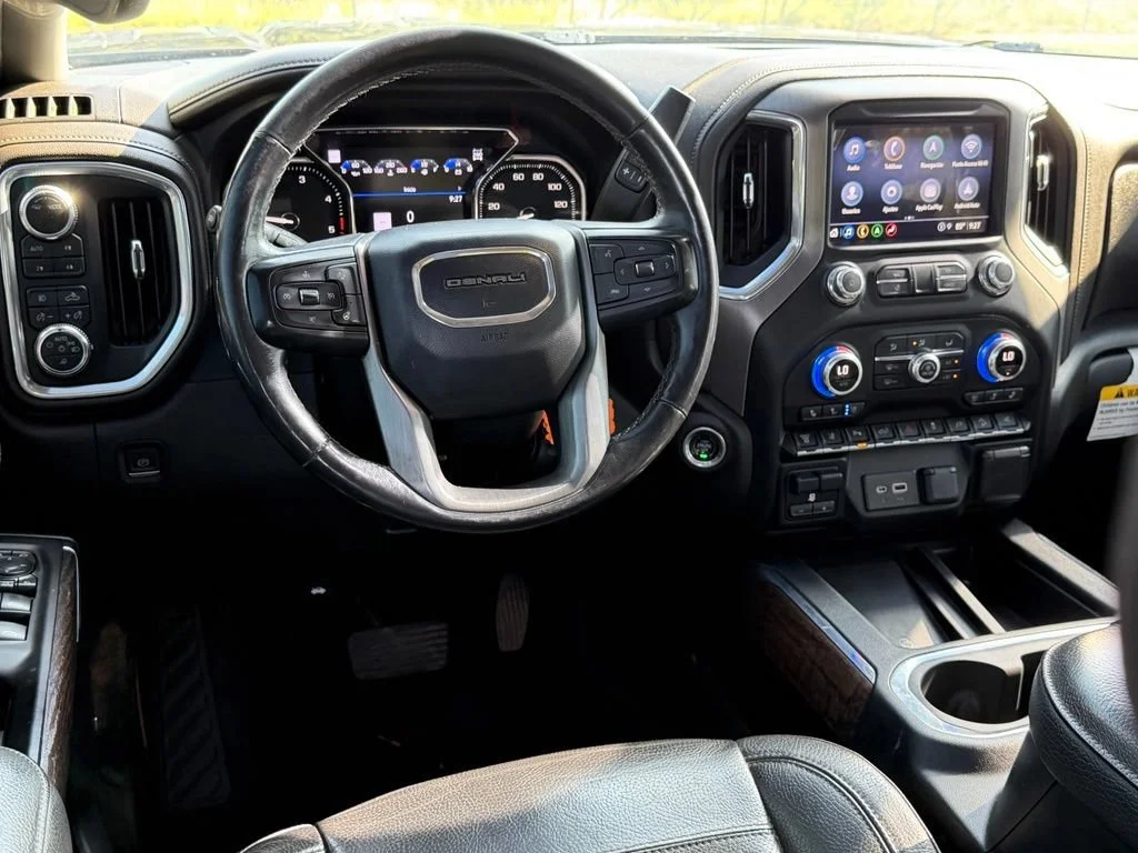 Used 2022 Onyx Black GMC Denali image 17