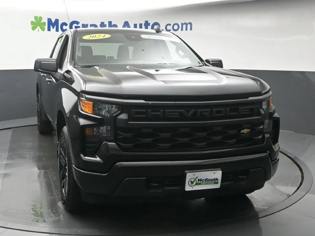 Used 2024 Black Chevrolet Custom image 5