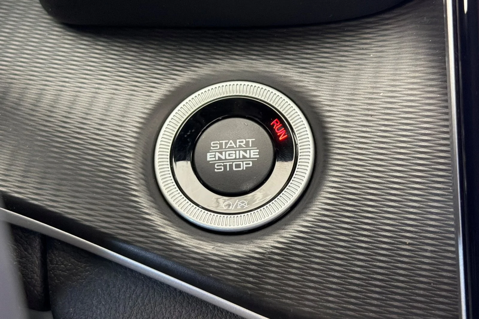Used 2023 BRIGHT WHITE Jeep Altitude image 21