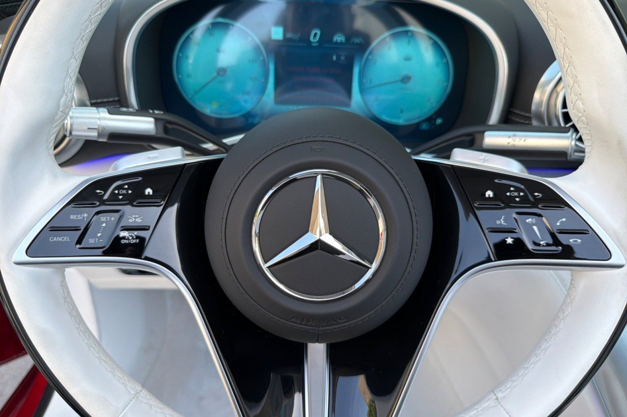 New 2026 MANUFAKTUR garnet red metallic (Red Ambiance) Mercedes-Benz Maybach SL 680 Monogram Series Roadster image 23