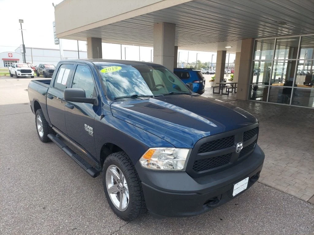 2019 RAM 1500 Classic Tradesman 4x4 Crew Cab 5'7's photo