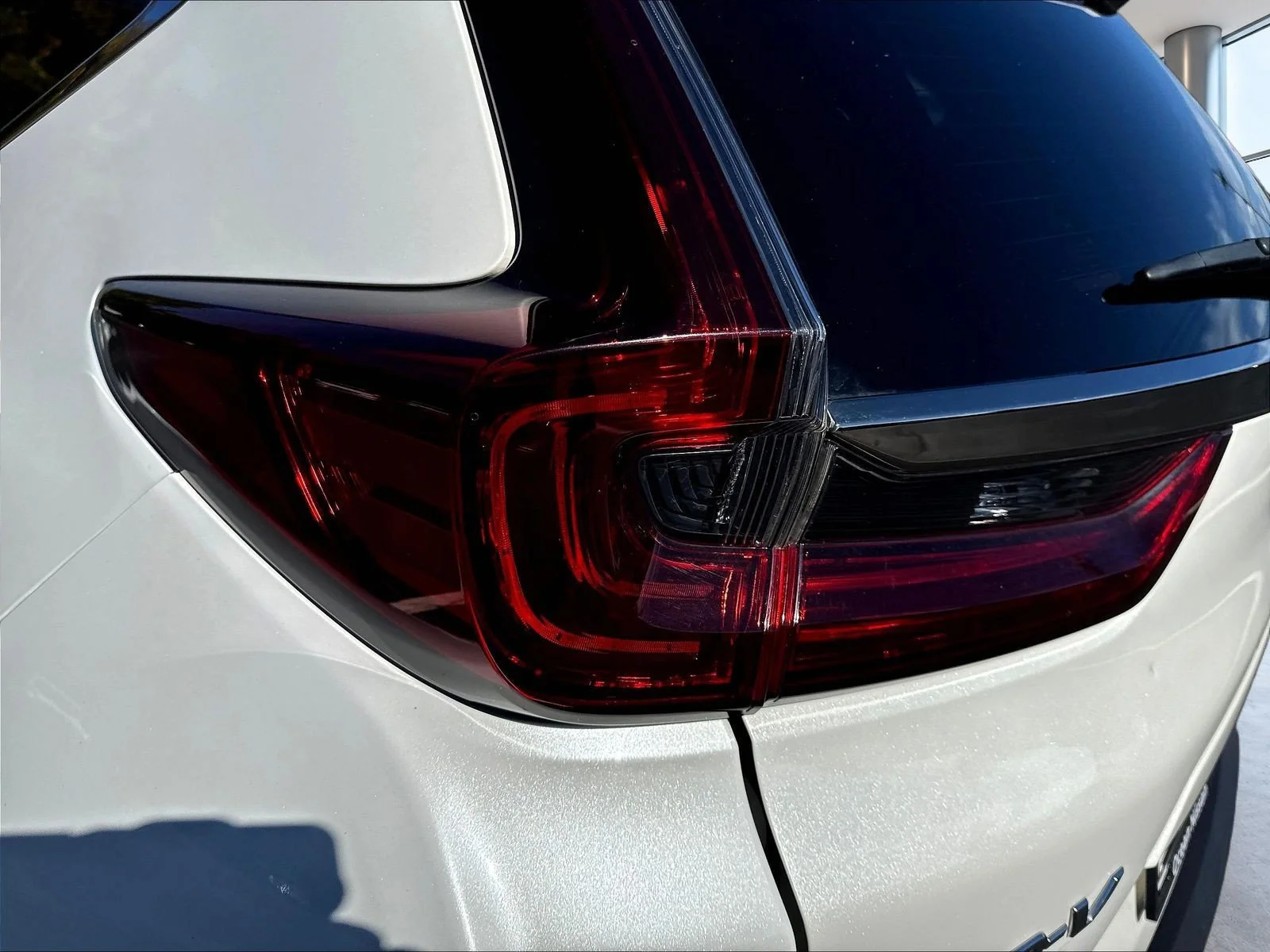 Used 2022 Platinum White Pearl Honda EX image 25