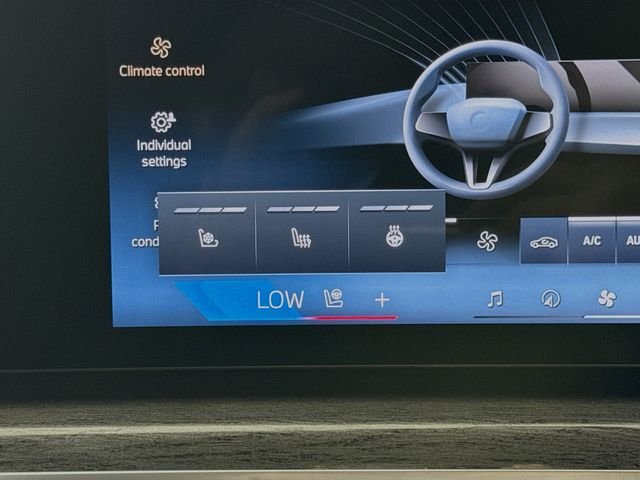 Used 2026 Black BMW 760i xDrive image 21