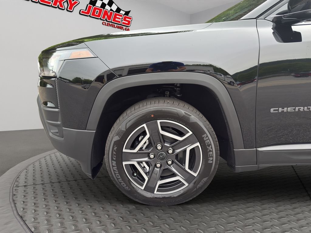 New 2026 Diamond Black Crystal Pearl-Coat Exterior Paint Jeep Limited image 15