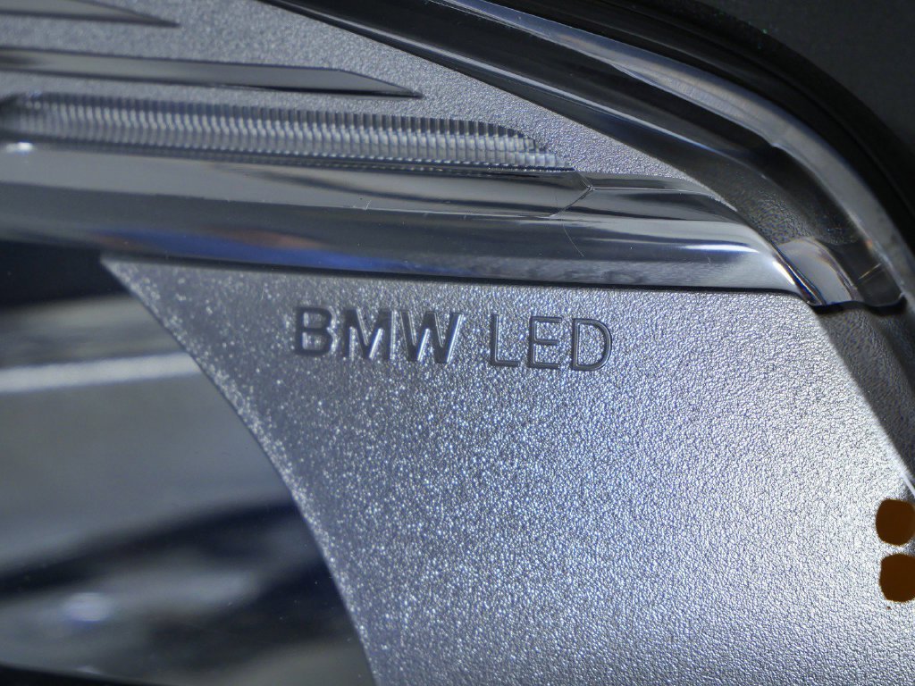 Used 2021 Dark Graphite Metallic BMW xDrive30i image 5