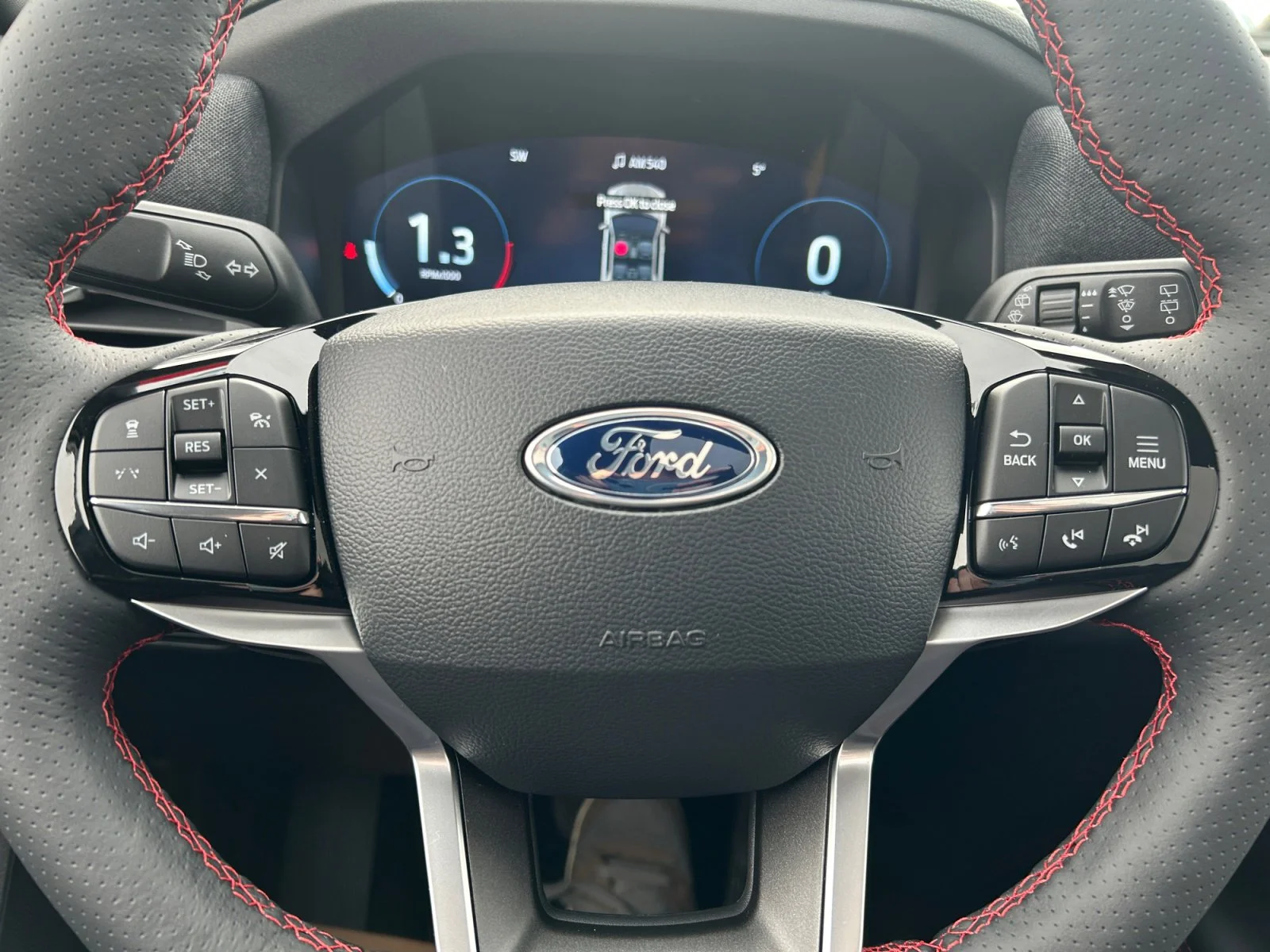 New 2026 Star White Metallic Tri-Coat Ford ST-Line image 22