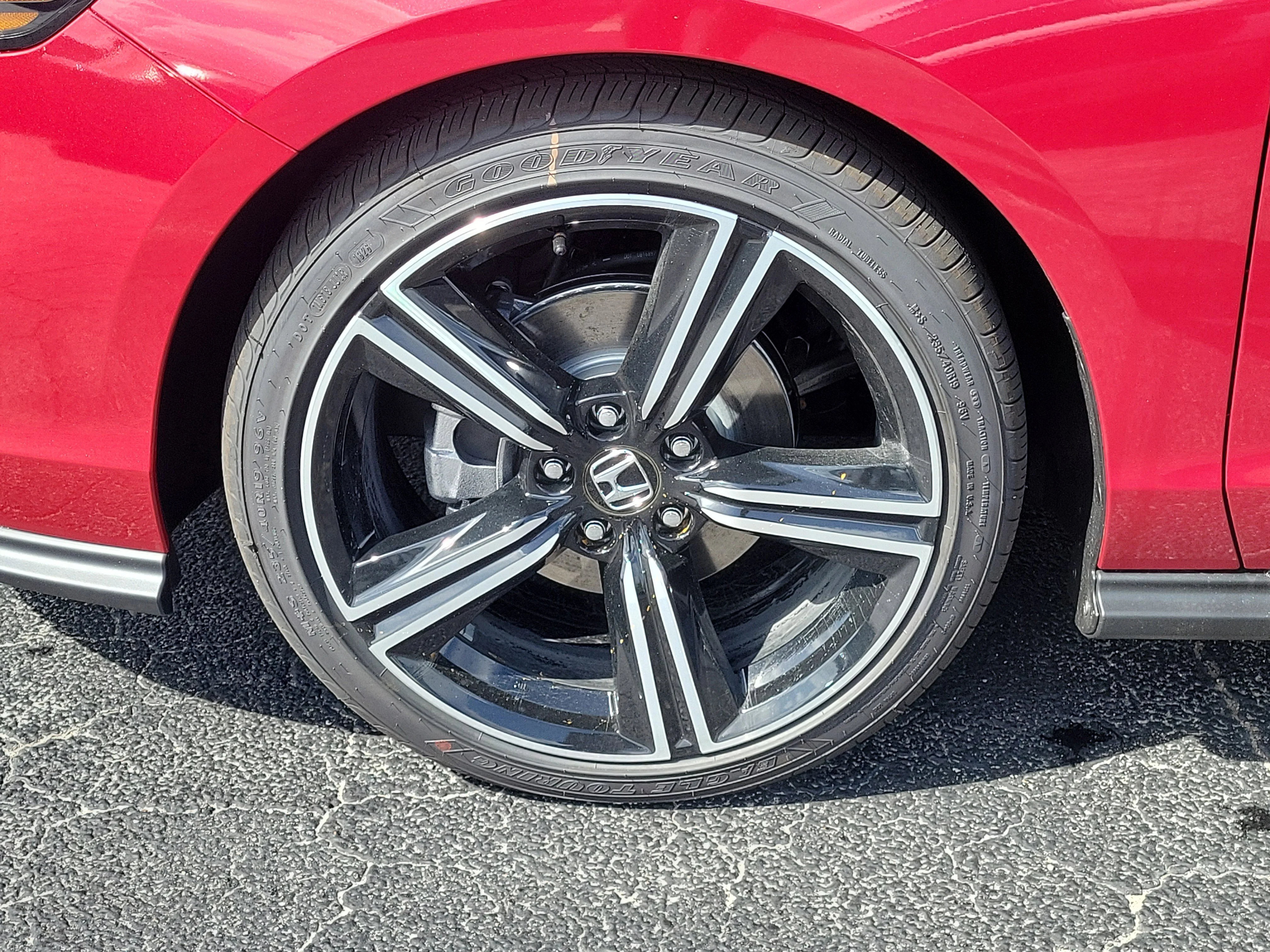 New 2026 Radiant Red Metallic Honda SE image 3