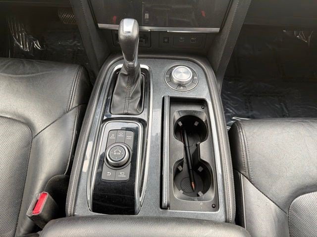 Used 2022 Gun Metallic Nissan SL image 26