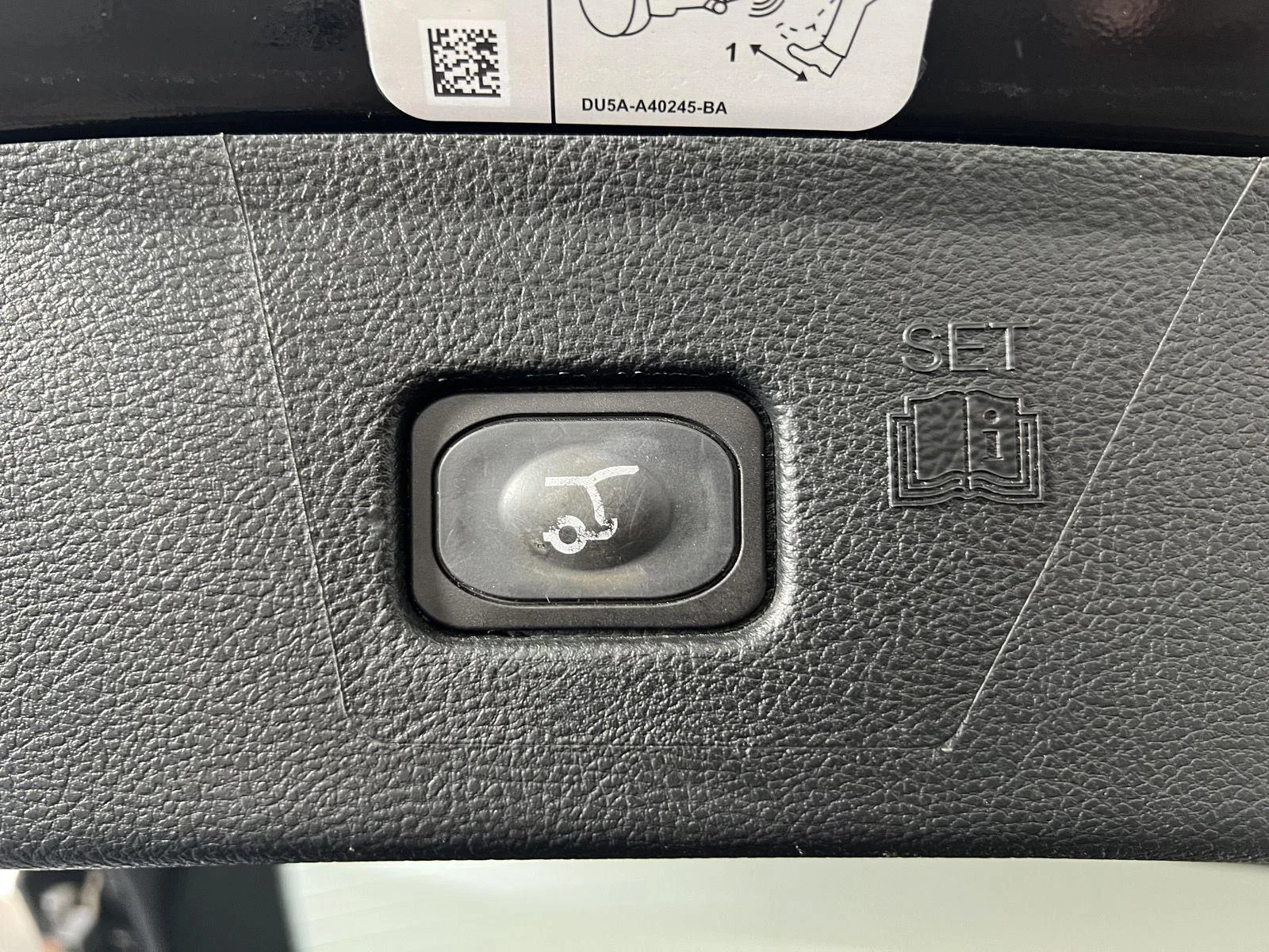 Used 2018 Shadow Black Ford Titanium image 27