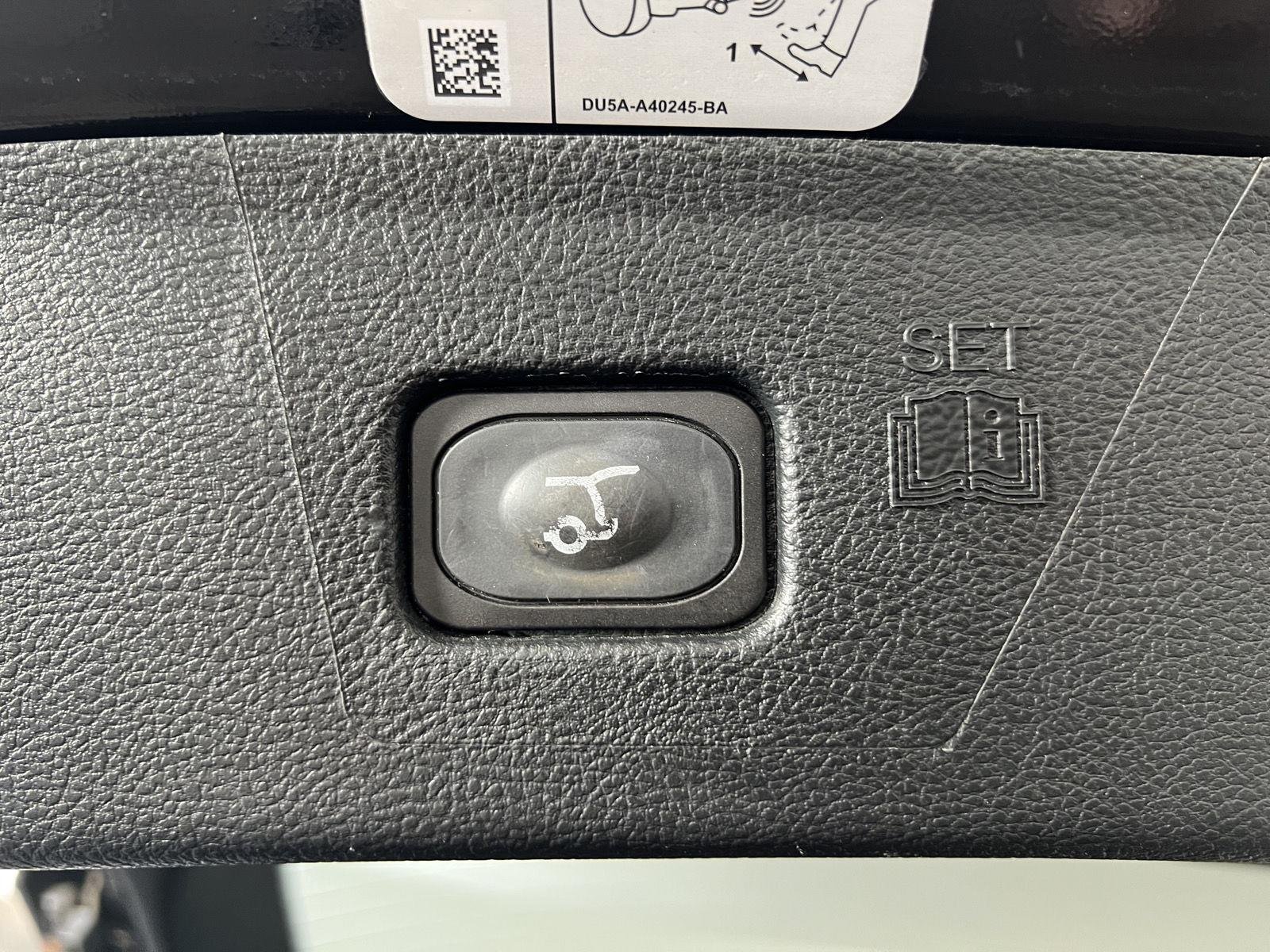 Used 2018 Shadow Black Ford Titanium image 27