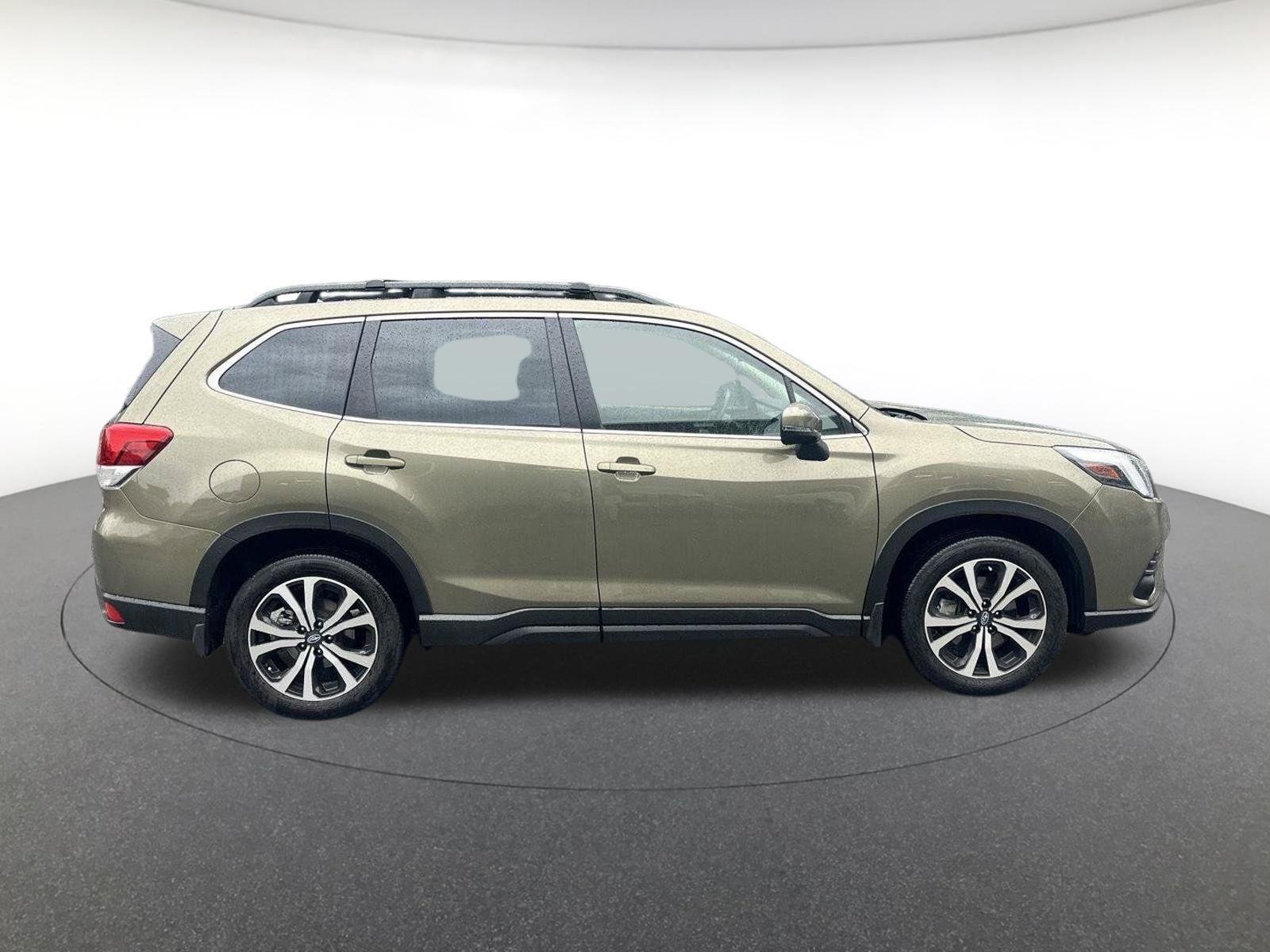 Used 2023 Autumn Green Metallic Subaru Limited image 8