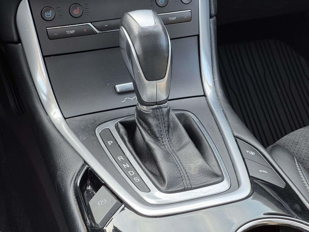 Used 2018 White Ford Sport image 21