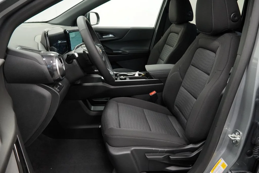 2027 Chevrolet Equinox LT - Photo 7
