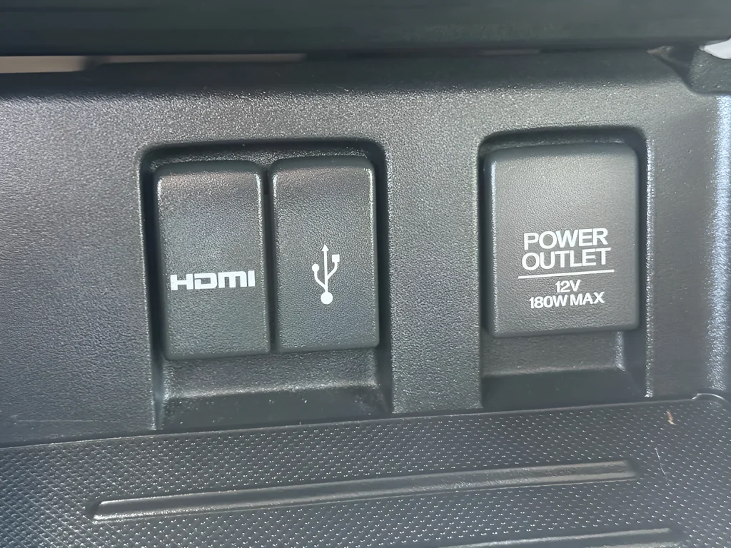 Used 2015 Modern Steel Metallic Honda Hybrid image 29