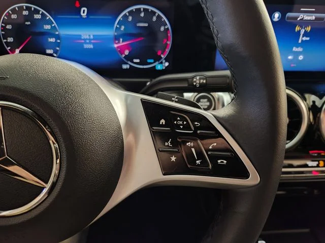 2025 Mercedes-Benz GLB Base - Photo 28