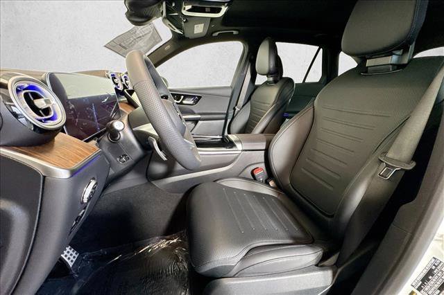 New 2026 Polar White Mercedes-Benz GLC 300 image 48