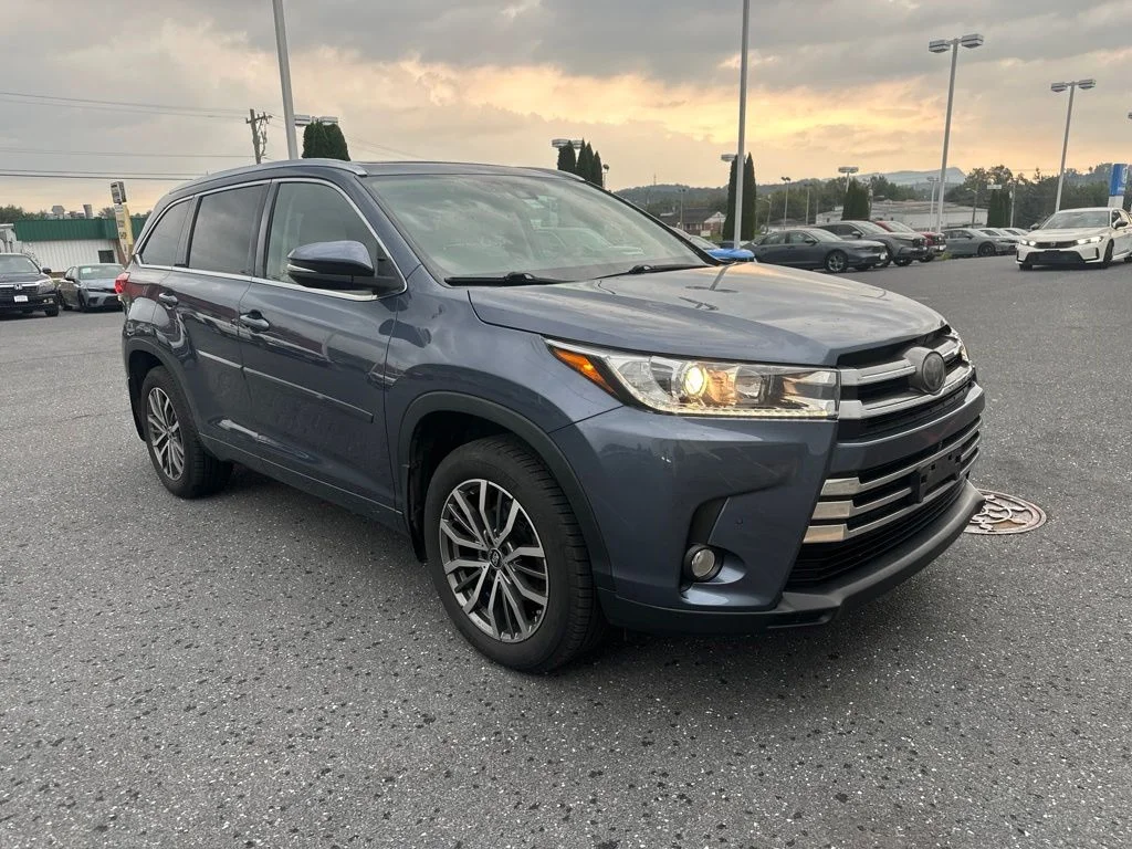Used 2018 Shoreline Mist Toyota Limited Platinum image 1