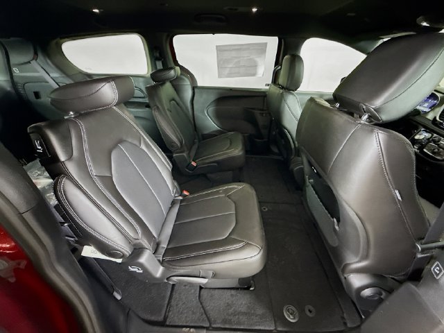 New 2026 Red Hot Pearl-Coat Exterior Paint Chrysler Select image 25