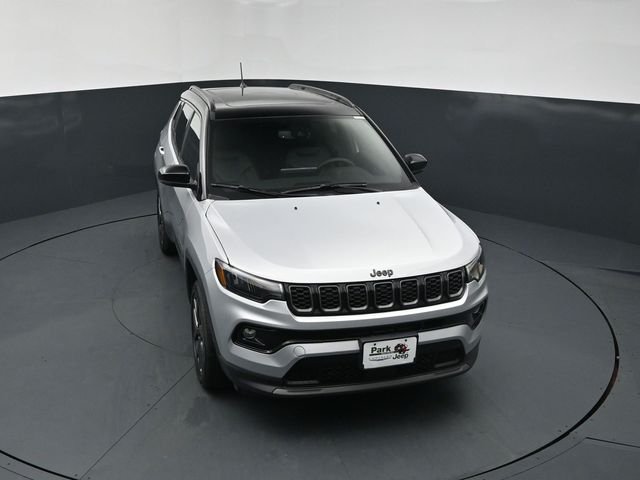 New 2026 Silver Zynith Metallic Clear-Coat Exterior Paint Jeep Limited image 13