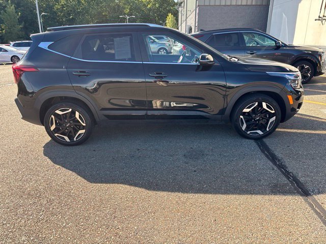 Used 2024 Fusion Black Kia SX image 4