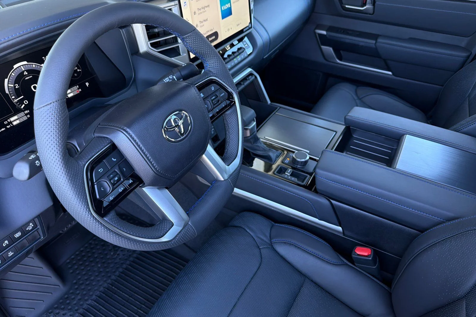New 2026 Celestial Silver Metallic Toyota Platinum image 10