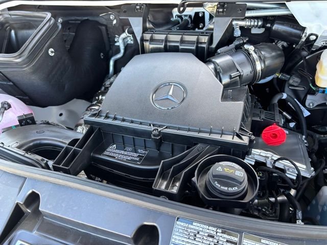 New 2026 Arctic White Mercedes-Benz Cargo 144 WB image 30