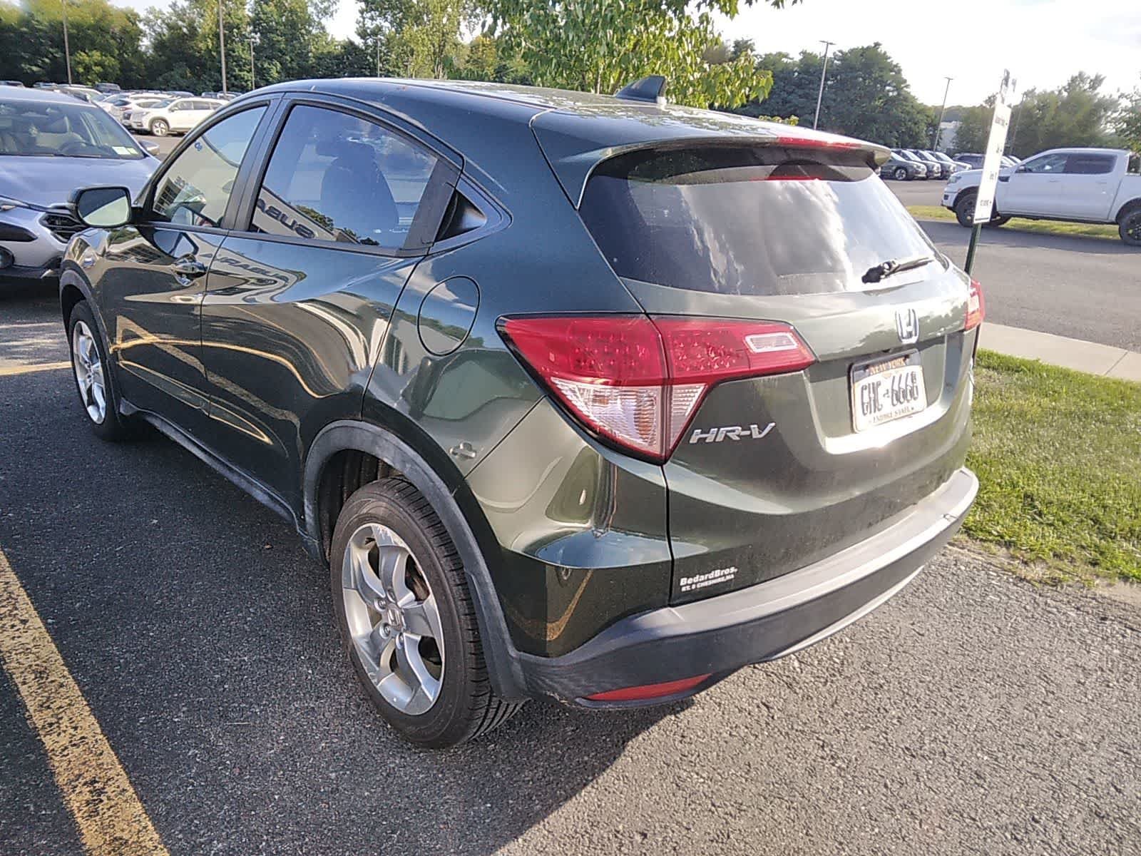Used 2017  Honda EX image 2