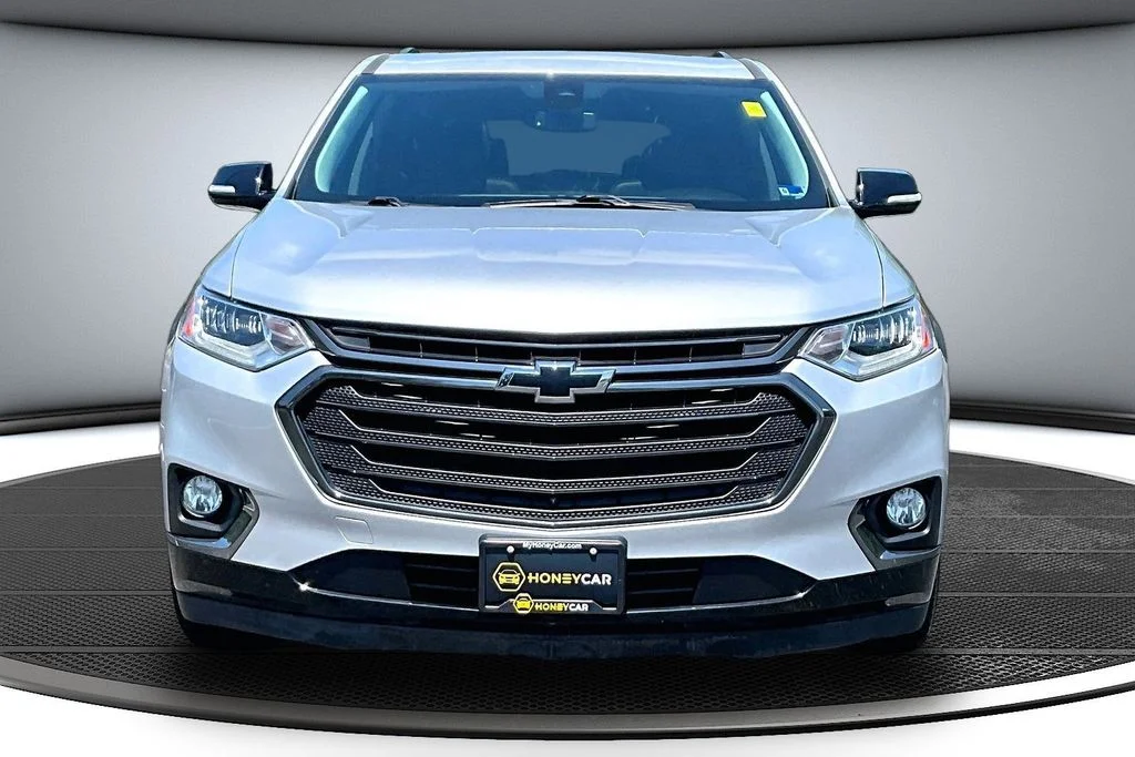 Certified Used 2019 Silver Chevrolet Premier image 2