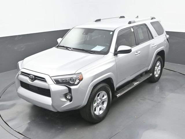 Used 2022 Classic Silver Metallic Toyota SR5 image 32