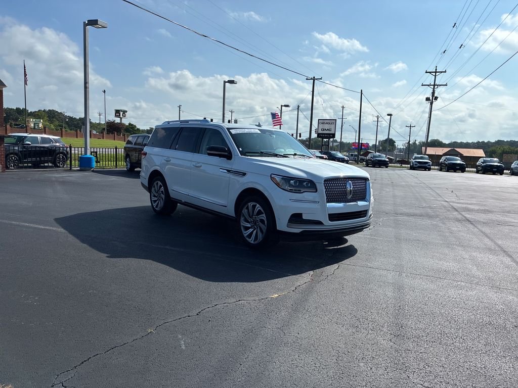 Used 2023 White Lincoln Standard image 6