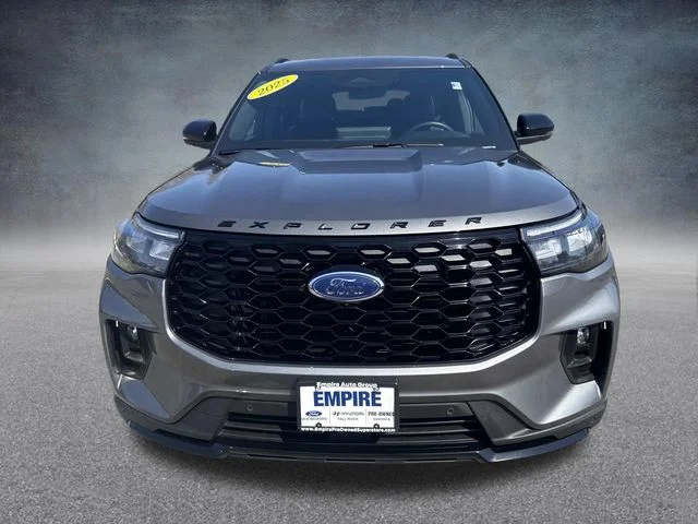 Used 2025 Gray Ford ST-Line image 13