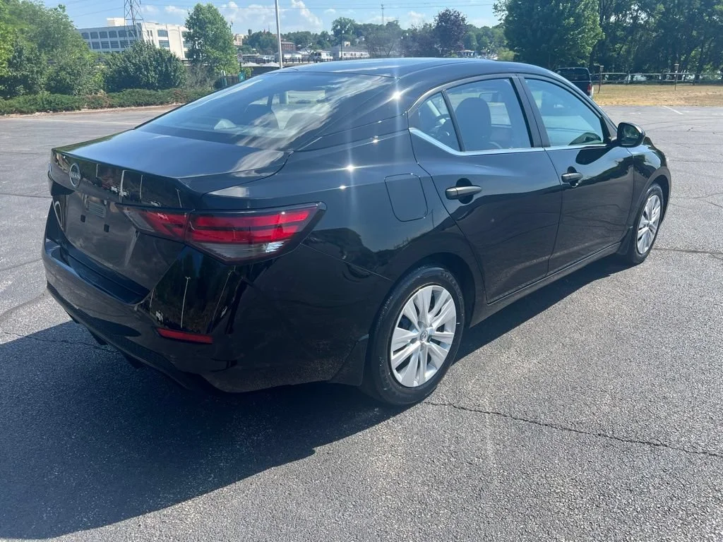 Used 2024  Nissan S image 10