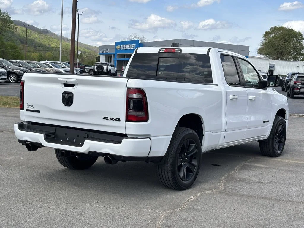 Used 2021 White Ram Big Horn/Lone Star image 9