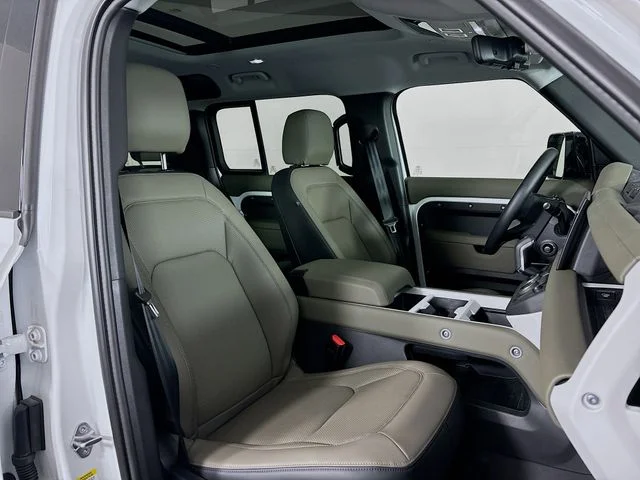 New 2025 White Land Rover S image 26