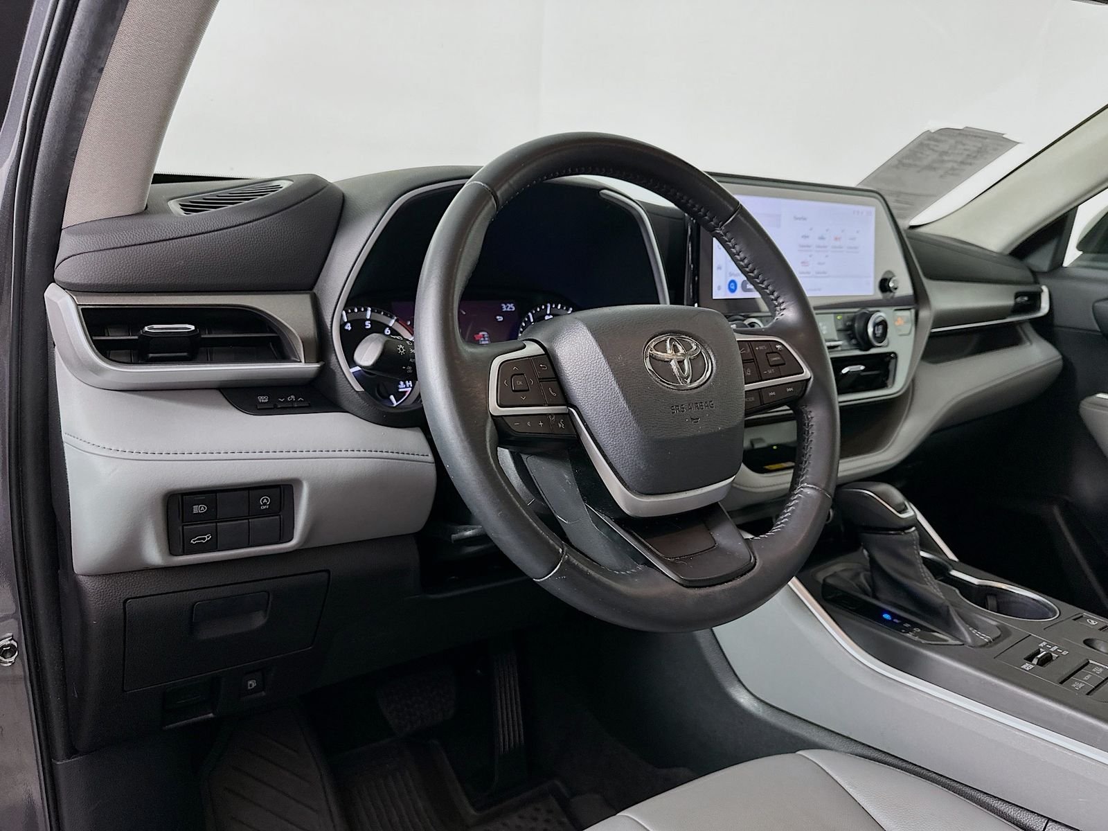 Used 2023 Magnetic Gray Metallic Toyota XLE image 9
