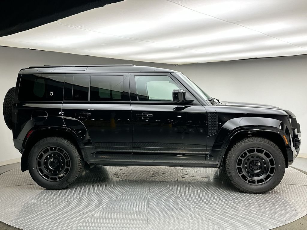 New 2026 Narvik Black Land Rover OCTA image 12
