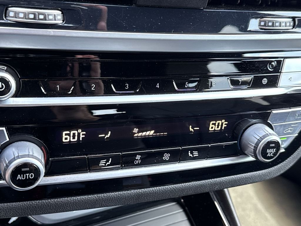 Used 2020 Gray BMW xDrive30i image 19