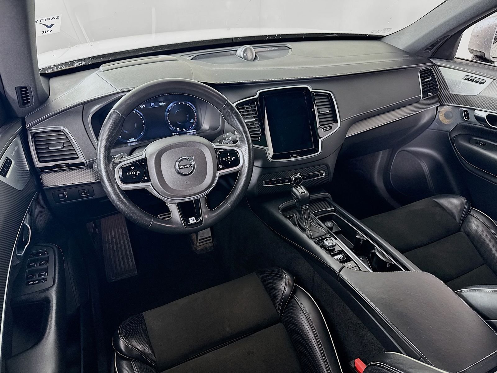 Used 2019 Crystal White Pearl Volvo T6 R-Design image 19