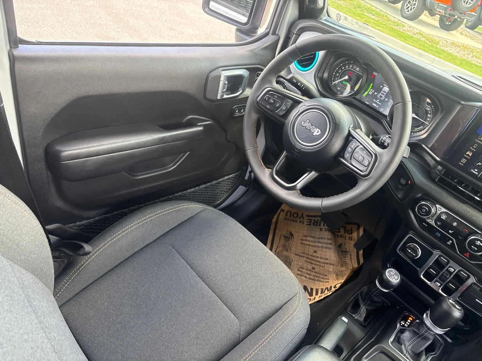 Used 2024 Silver Zynith Clearcoat Jeep Sport S image 16