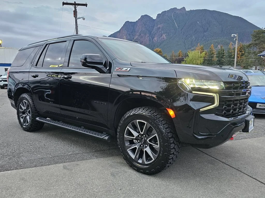 Used 2023 Black Chevrolet Z71 image 3